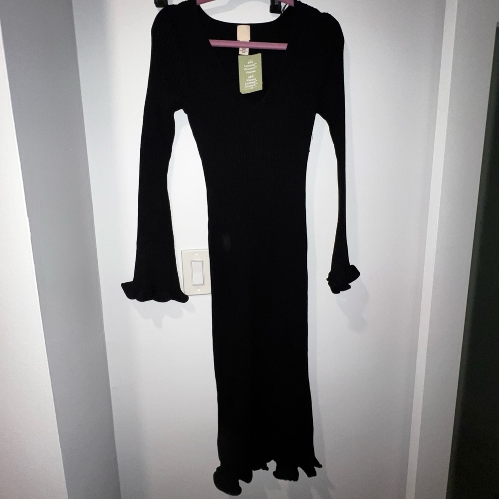 NWT H&M Ribbed Bell Sleeve Ruffle Trim Dress